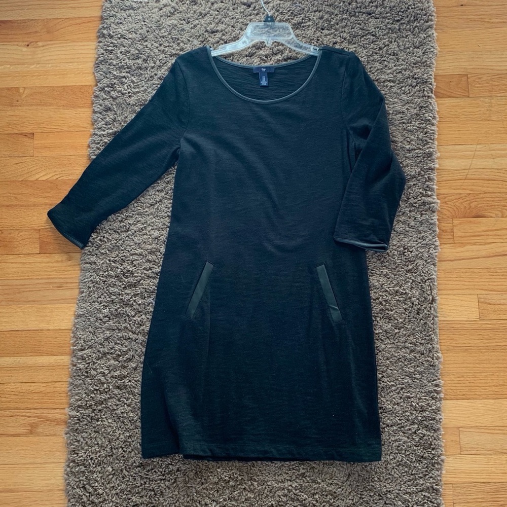 Super cute Gap dress with pockets